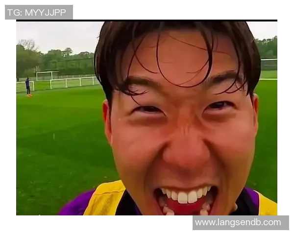 足球明星搞笑瞬间大盘点笑翻全场的趣味时刻合集