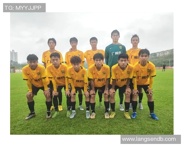 广州足球队与北京足球队赛后分析灵活性对决的深度探讨与启示 广州足球队与北京足球队赛后分析灵活性对决的深度探讨与启示