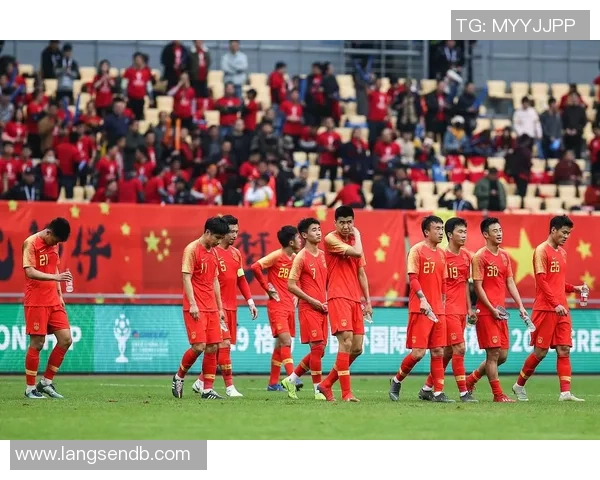 感动无数球迷的足球明星瞬间视频集锦，见证他们背后的坚持与热爱