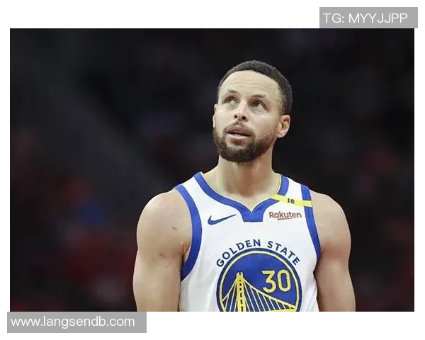 库里在足球领域的影响力与成就是否能让他成为足球明星的候选人